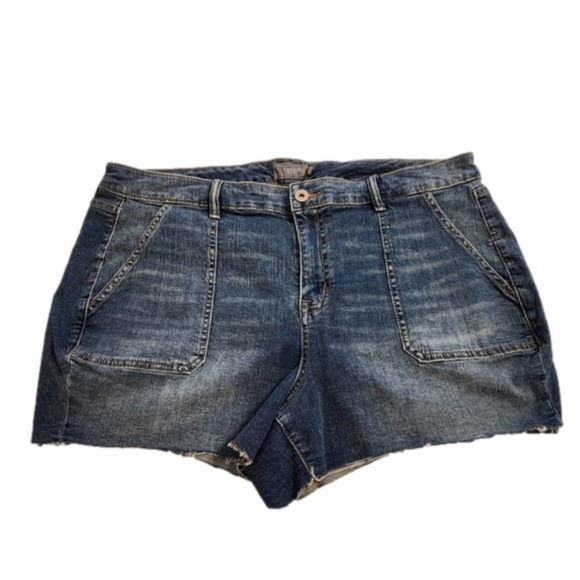 Torrid boho High Rise Raw Hem Shorts medium wash plus size 20 - Picture 3 of 9